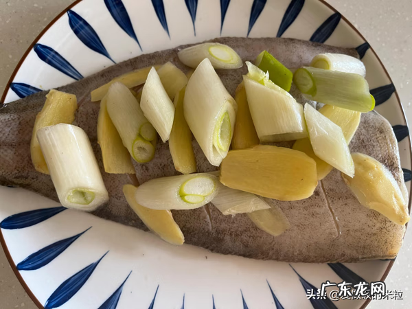 鲽鱼身子的做法 鲽鱼的做法步骤