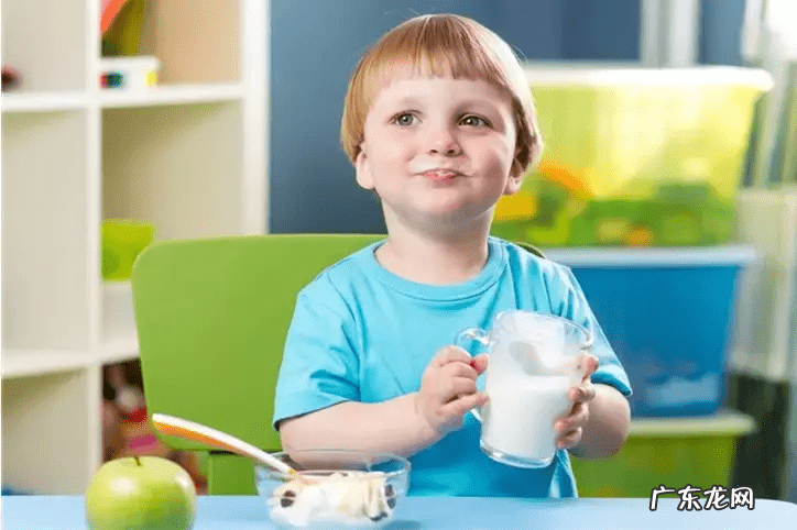 空腹喝牛奶的好处 空腹喝牛奶好吗?