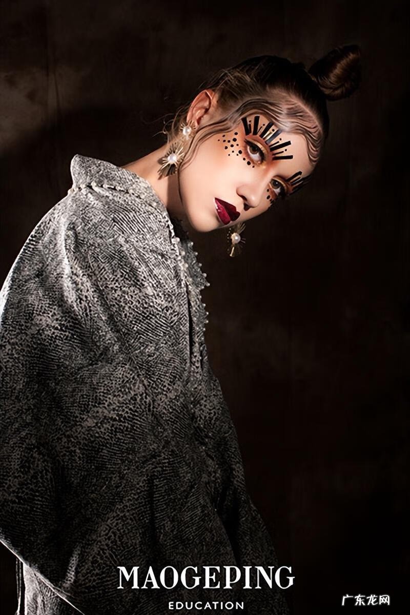 哪家化妆学校最专业 化妆培训哪里比较好