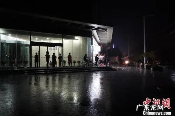 窗外直对着一段枯河风水怎么样