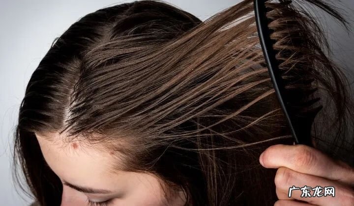 梳子断了怎么扔 风水 断了的梳子如何处理风水