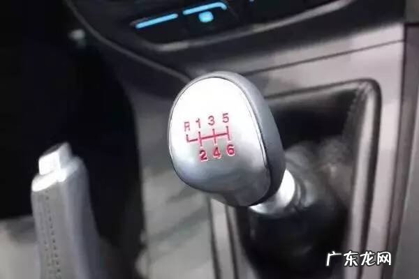 换挡正确手法姿势 汽车挂档不好挂什么原因