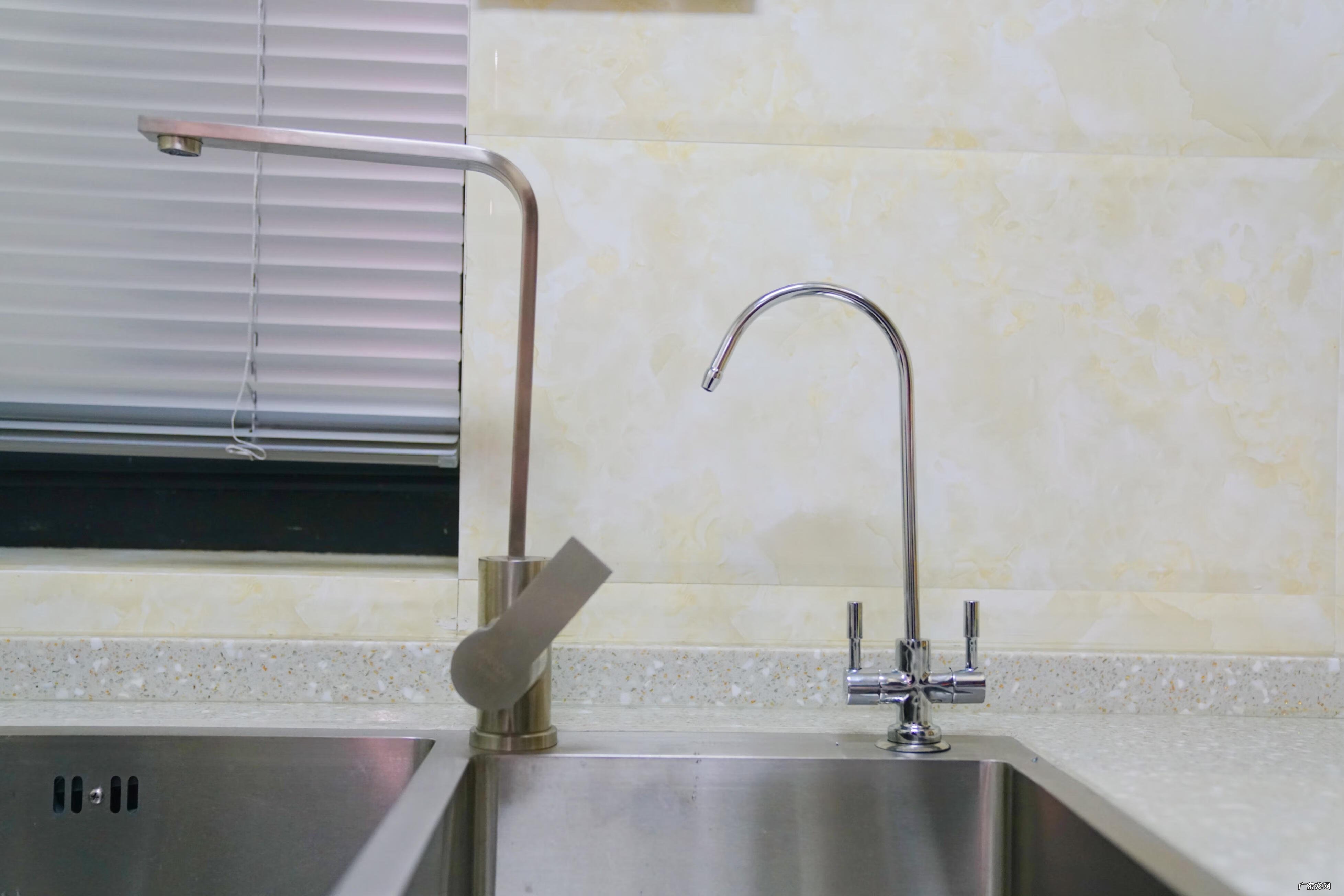 大门口装水龙头对风水有没有讲究 净水器水龙头装在左边好还是右边好