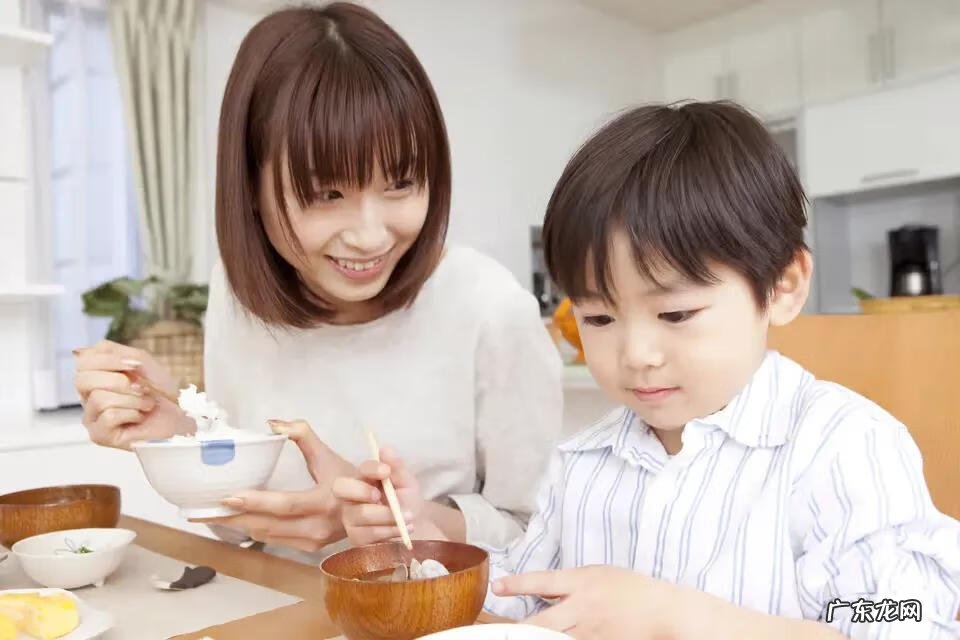 三岁小孩的正常身高 三岁半宝宝身高体重标准