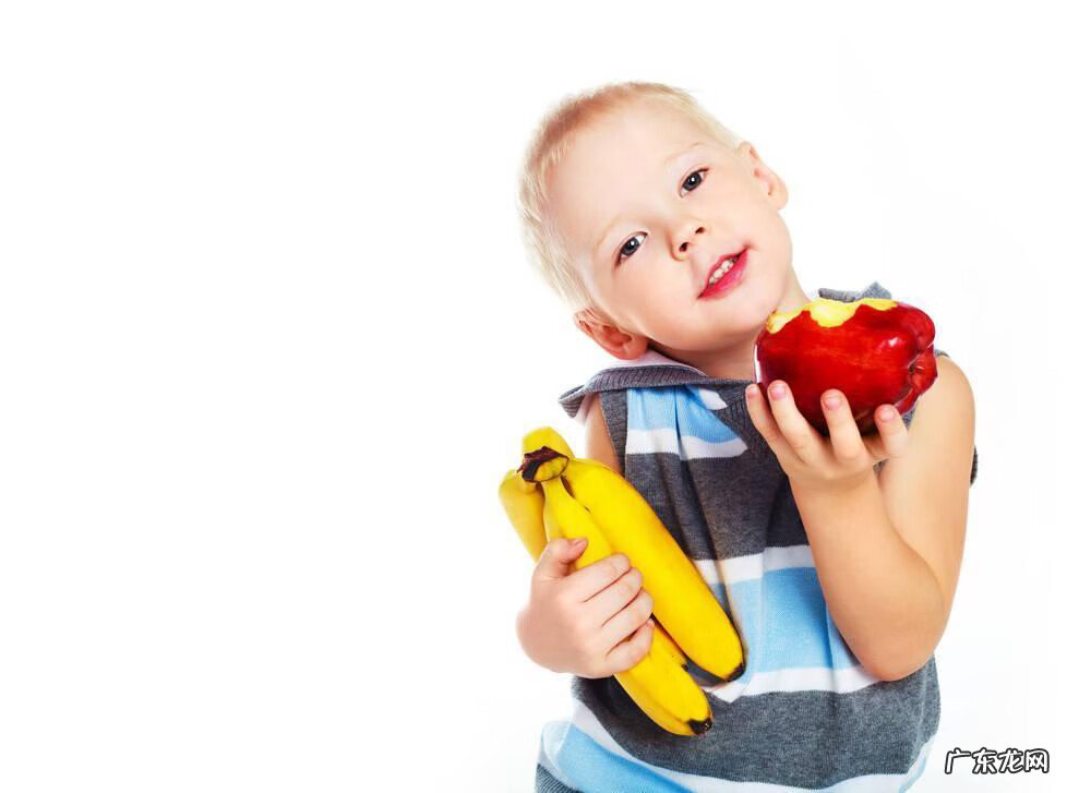 宝宝脸上红点点怎么回事 宝宝脸上起红点点