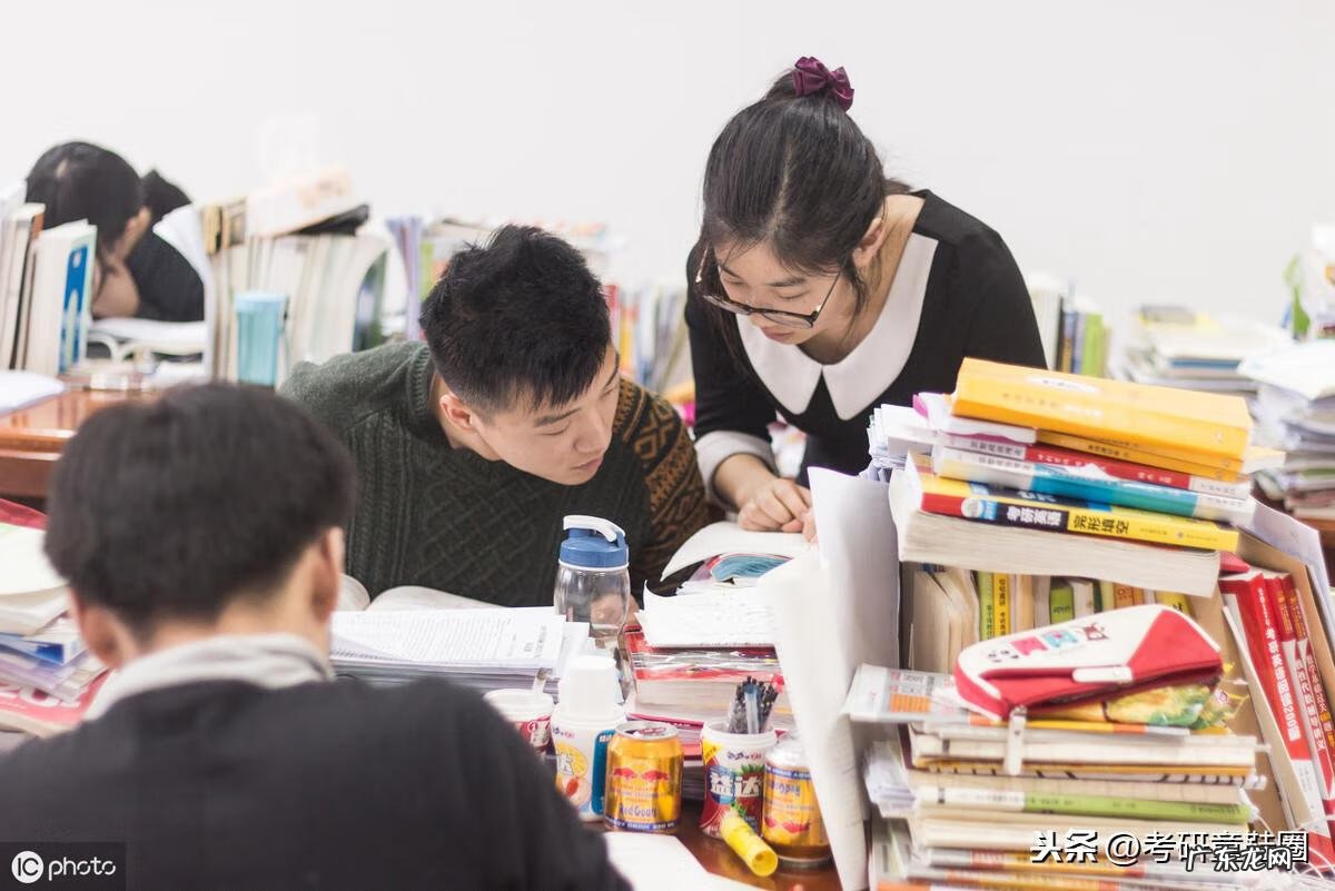 法学考研和法考哪个难 法学考研科目有哪些