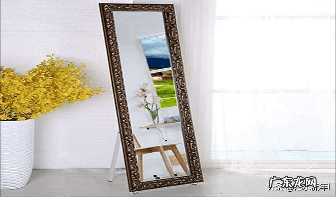 楼梯拐角处放什么好 楼梯拐角处放什么风水好