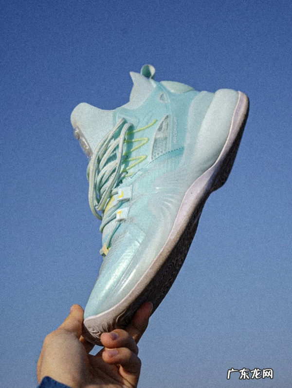 特步复古鞋系列 特步古风水晶底鞋