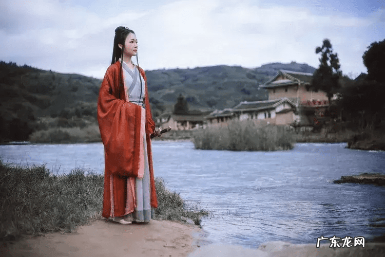 做梦梦见水塘是什么意思 梦见去水塘边看风水