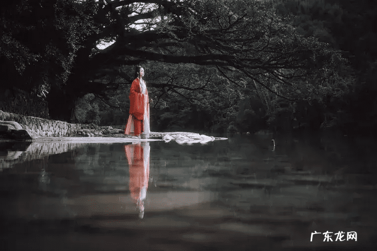 做梦梦见水塘是什么意思 梦见去水塘边看风水