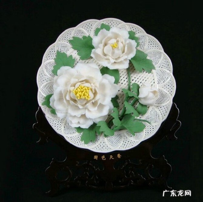 盘子摆件摆放家中什么位置 牡丹盘子可以摆放哪里