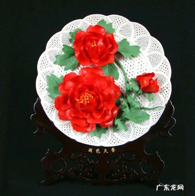 盘子摆件摆放家中什么位置 牡丹盘子可以摆放哪里