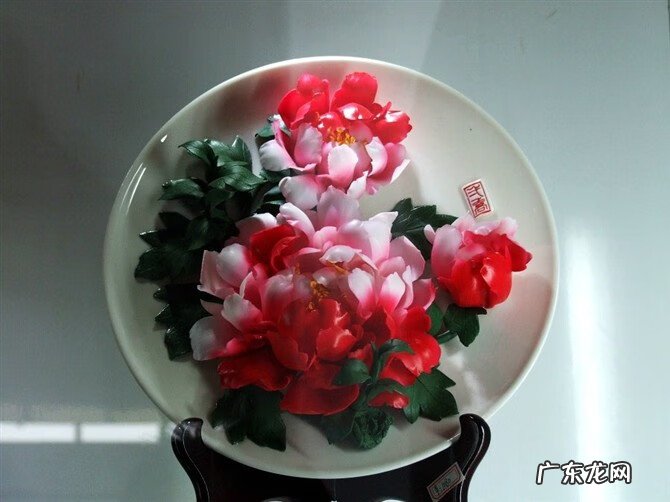 盘子摆件摆放家中什么位置 牡丹盘子可以摆放哪里
