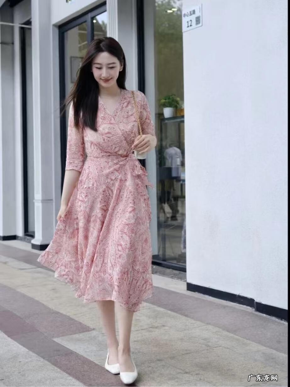 夏季衣服多少套合适女生 夏天服饰搭配