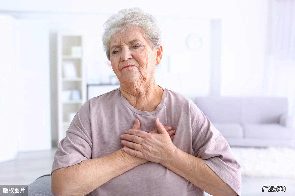 最近一直胸闷气短怎么回事 胸闷气短是怎么回事