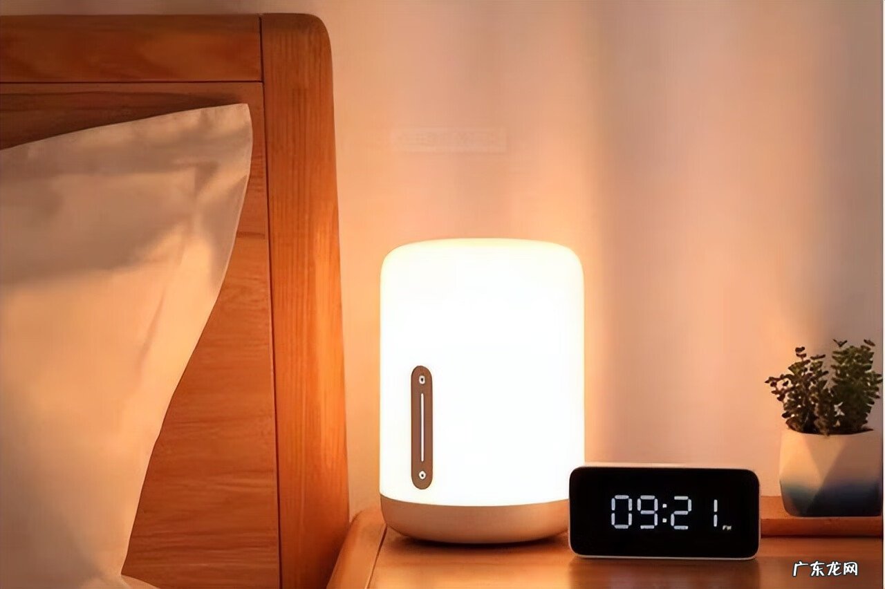 床头装壁灯好不好风水 壁灯安装在床的什么位置