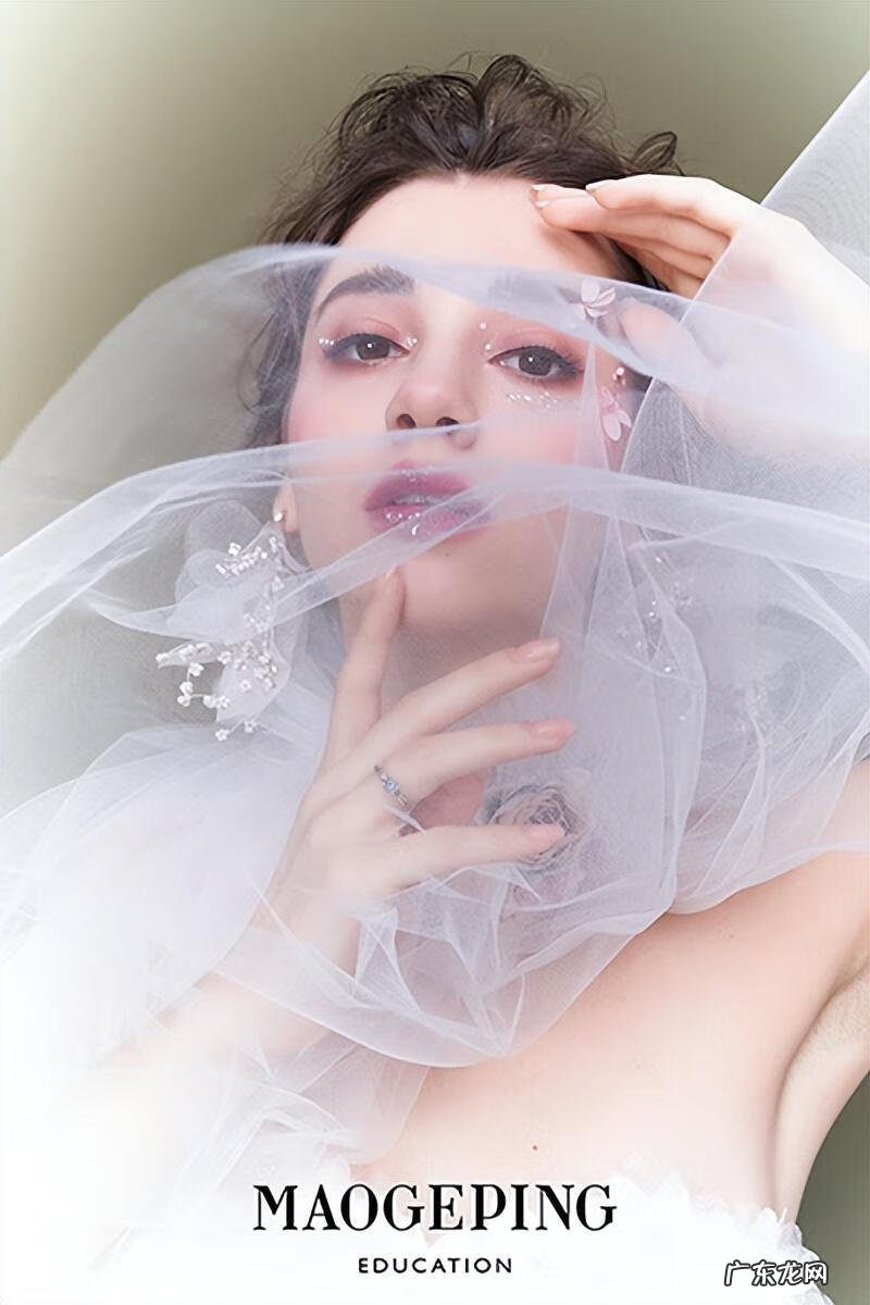 技校化妆学费一般多少钱 化妆培训班一般要多少钱