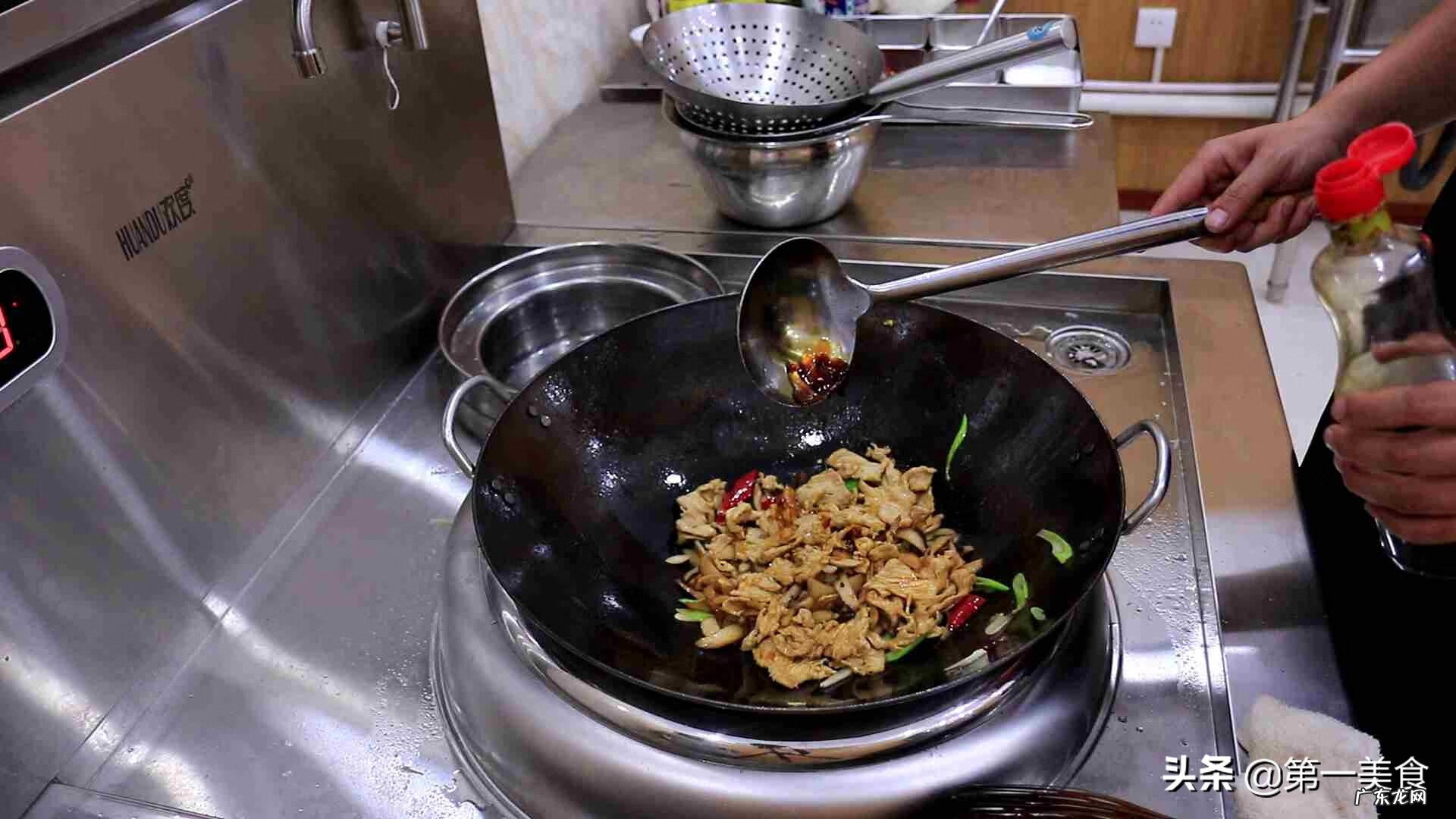 鸡腿菇和杏鲍菇的区别图片 杏鲍菇炒肉