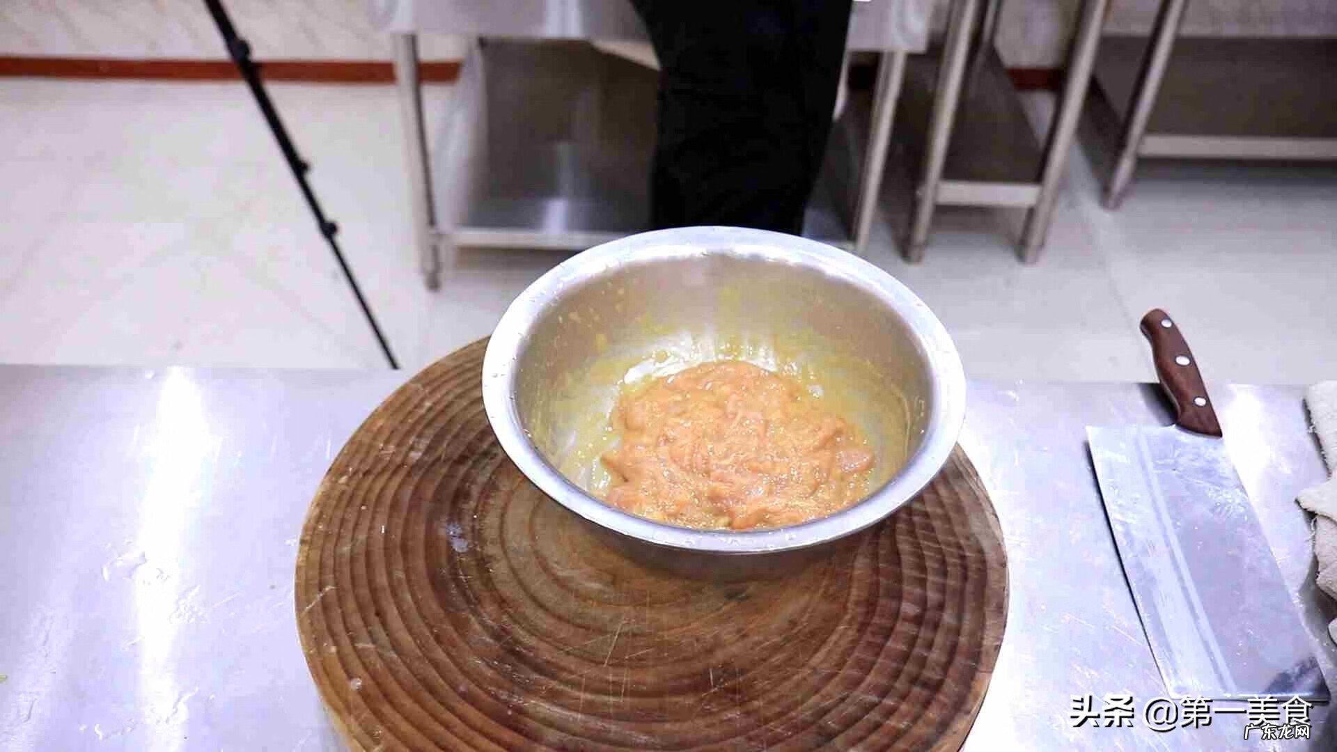 鸡腿菇和杏鲍菇的区别图片 杏鲍菇炒肉