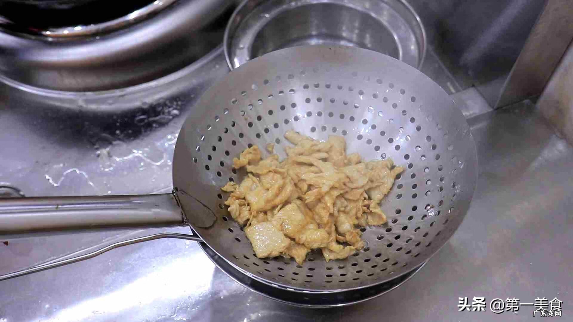 鸡腿菇和杏鲍菇的区别图片 杏鲍菇炒肉