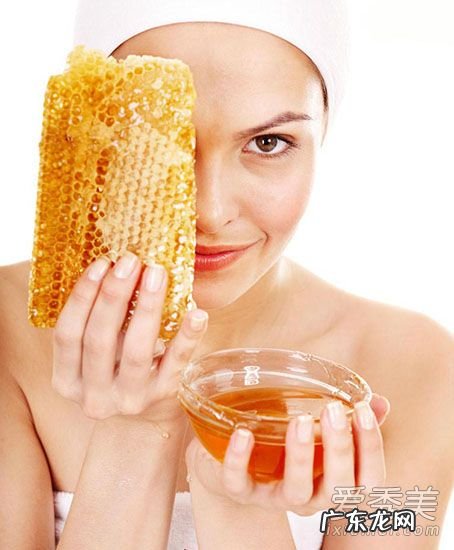 蜂蜜做面膜有什么功效 蜂蜜面膜作用与功效