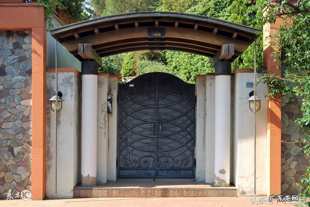 店铺门应该怎么开风水好 门从哪边开风水好