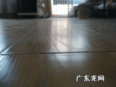 地板泡水干了以后会怎么样 地板泡水后有什么危害