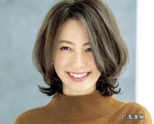40岁一50岁女最新发型 烫什么发型好看