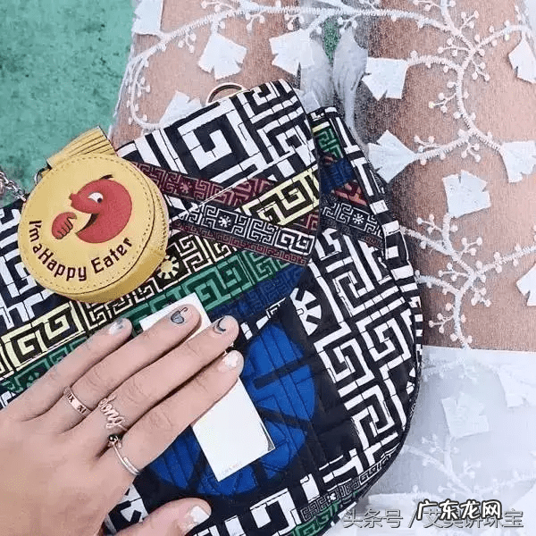 叠戴戒指寓意 金戒指叠戴