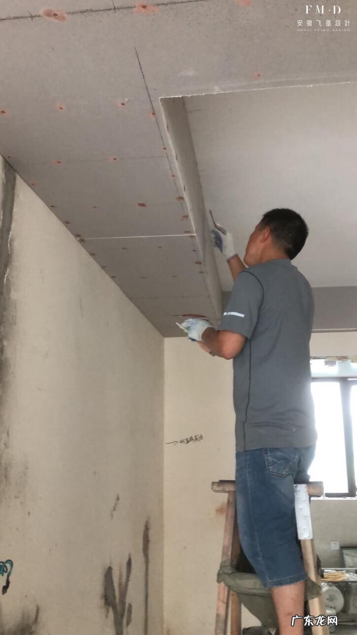 在门口跳舞对家好不好 楼上邻居在家跳舞