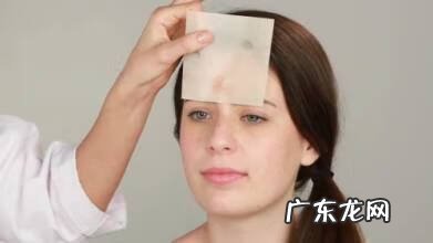 爽身粉去头油的方法 爽身粉去头油吗