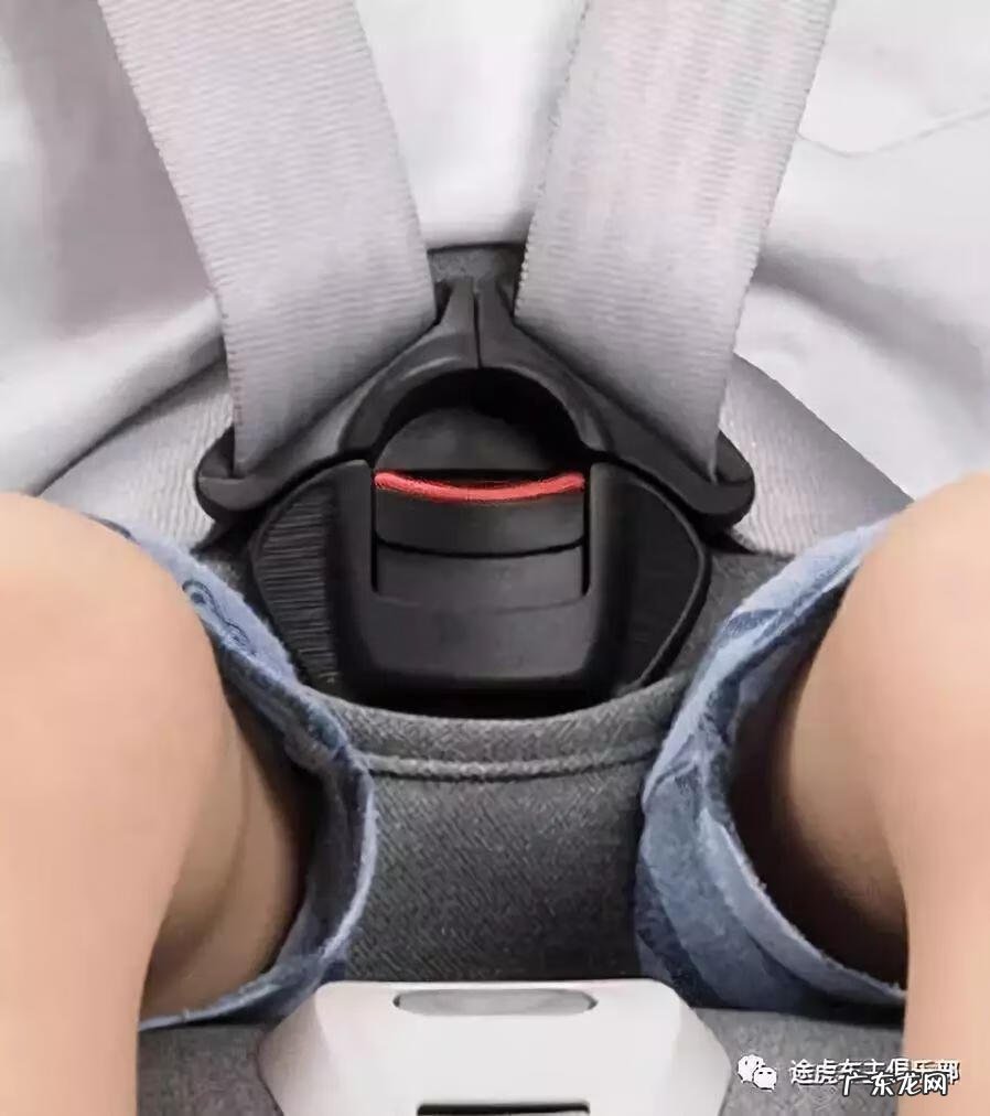 汽车宝宝座椅 宝宝汽车安全座椅应该安装在什么位置