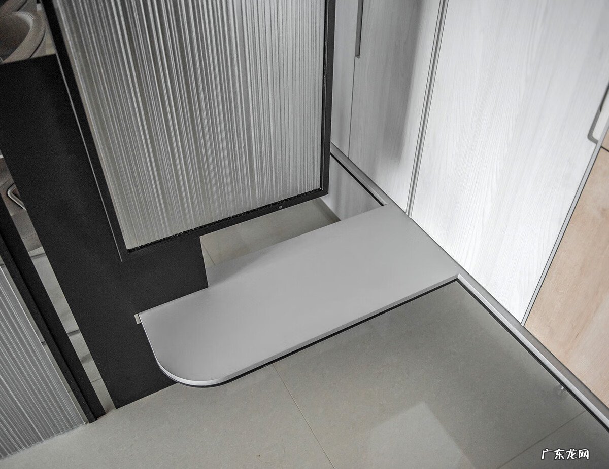 餐厅门对着入户门 进户门只对着餐厅风水