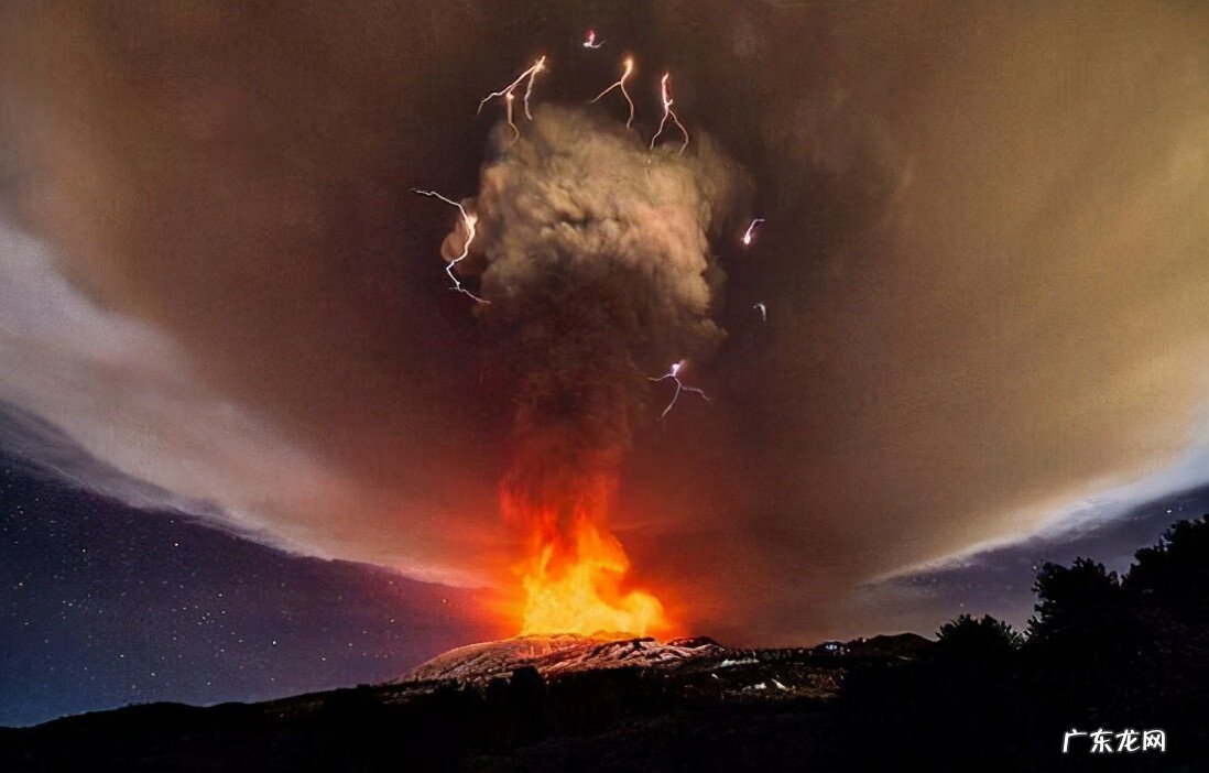 下雨时为什么会有闪电 为什么山上会有闪电