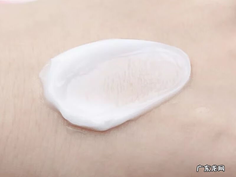 最有效的丰乳霜是哪一款 丰乳霜真的能丰胸吗