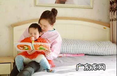 婴幼儿在进行日光浴 婴儿日光浴的顺序