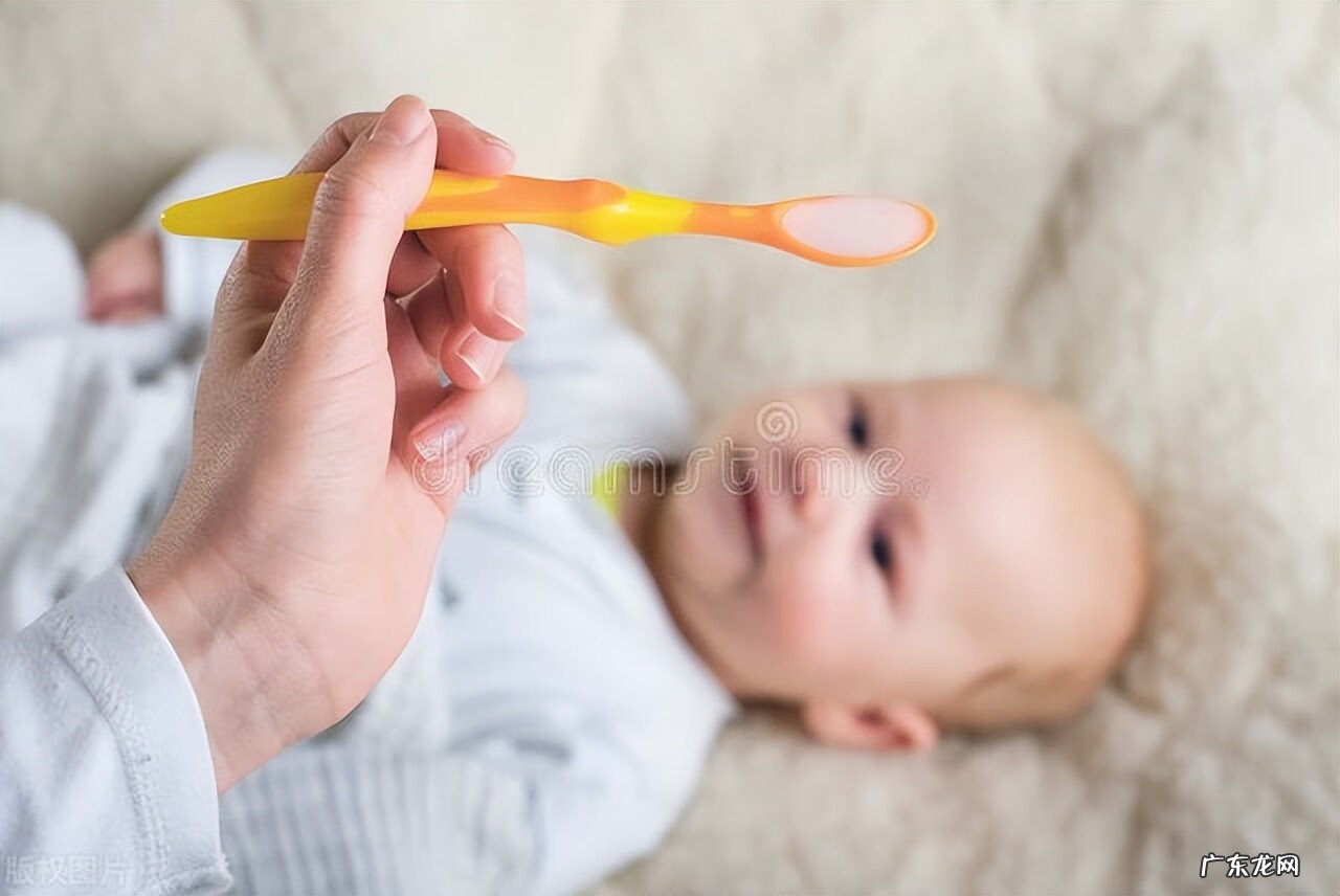 婴儿体温37.6度算不算发烧 一个月的婴儿多少度算发烧