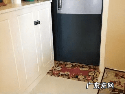 入户门内地垫颜色风水禁忌 入户口外辅什么颜色垫子风水好