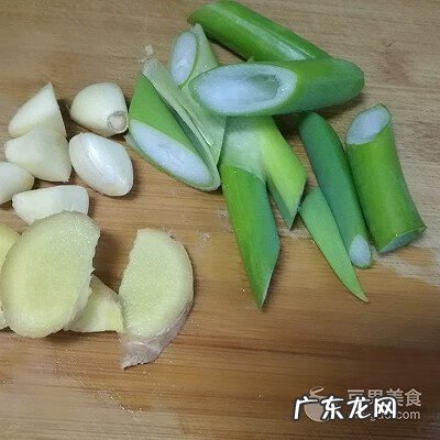 西红柿炖牛腩的做法家常做法 普通锅西红柿炖牛腩的做法