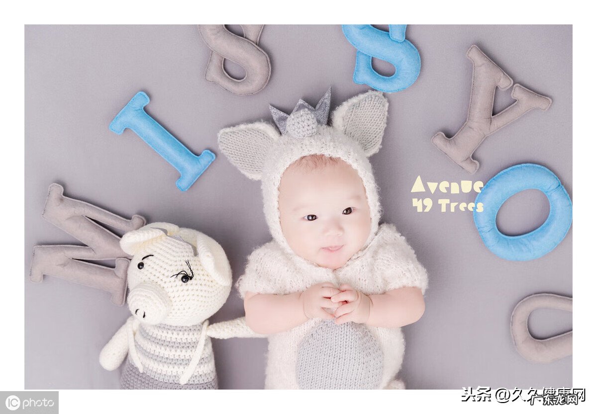 婴儿拍嗝的正确姿势 婴儿打嗝怎么办