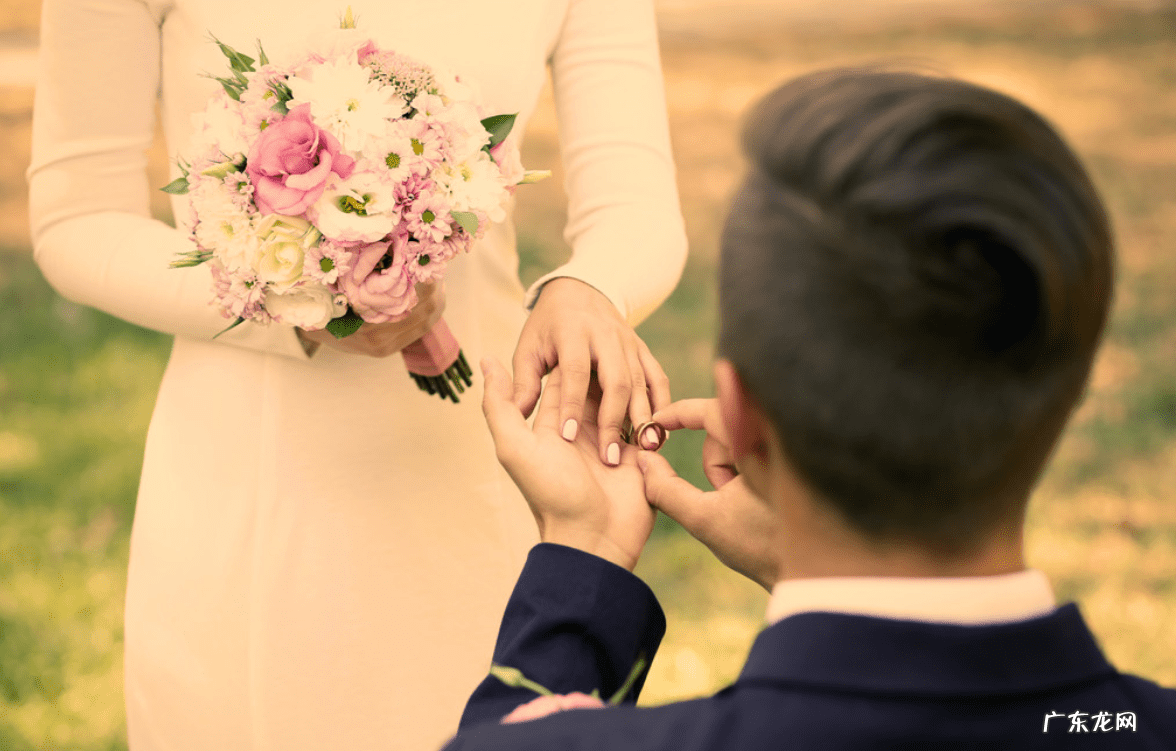 男生戴金戒指俗气吗 男人戴戒指风水