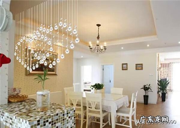 客厅紫色窗帘有什么风水 紫色水晶帘风水