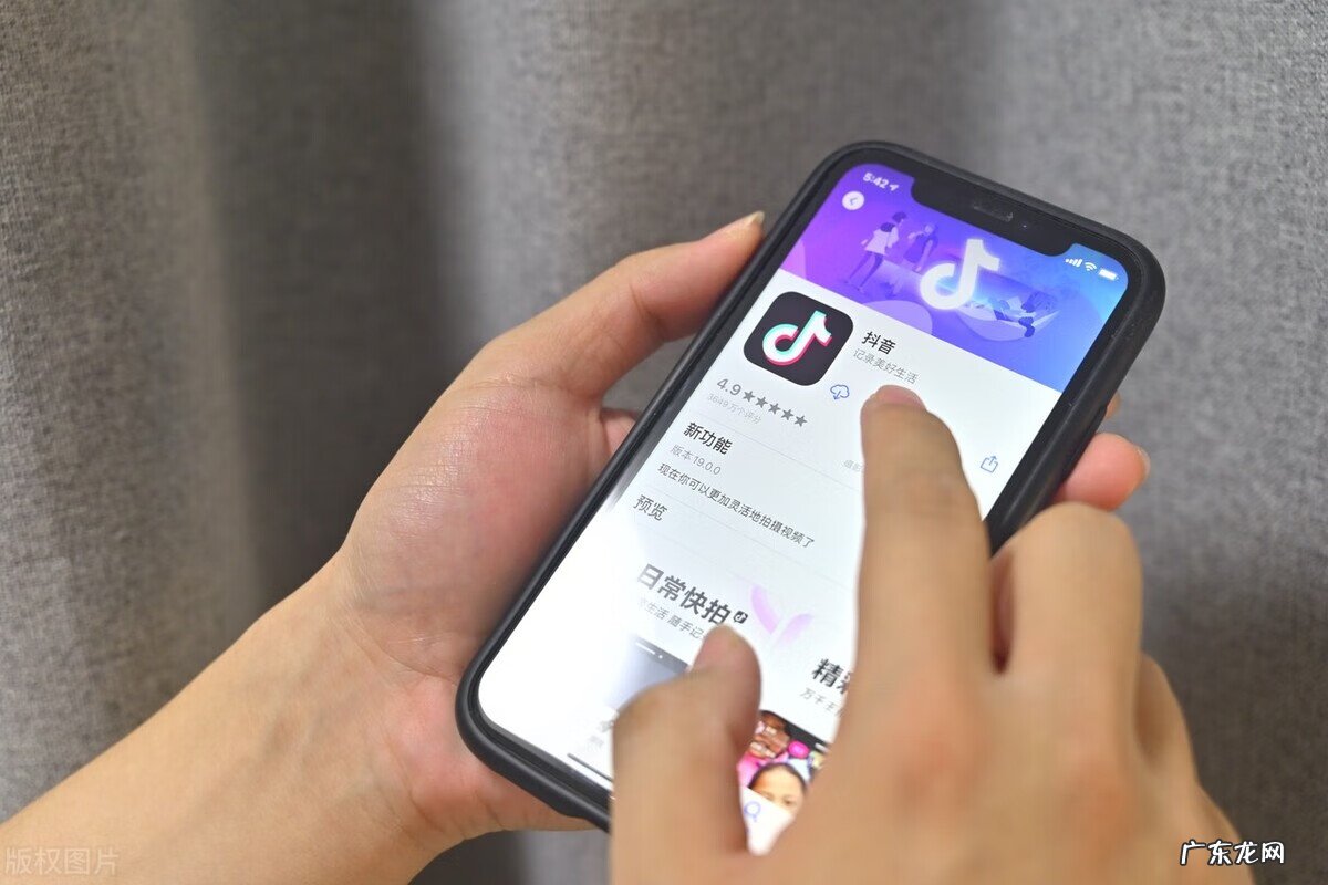 对女性进行人身检查 检查女性身体应当由什么人进行