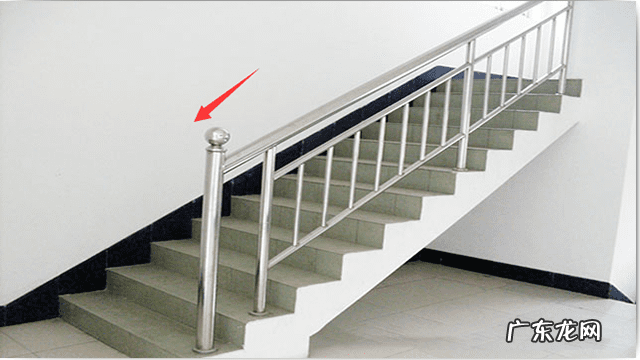 大门对着下楼梯是大忌 出门对下楼梯怎么破