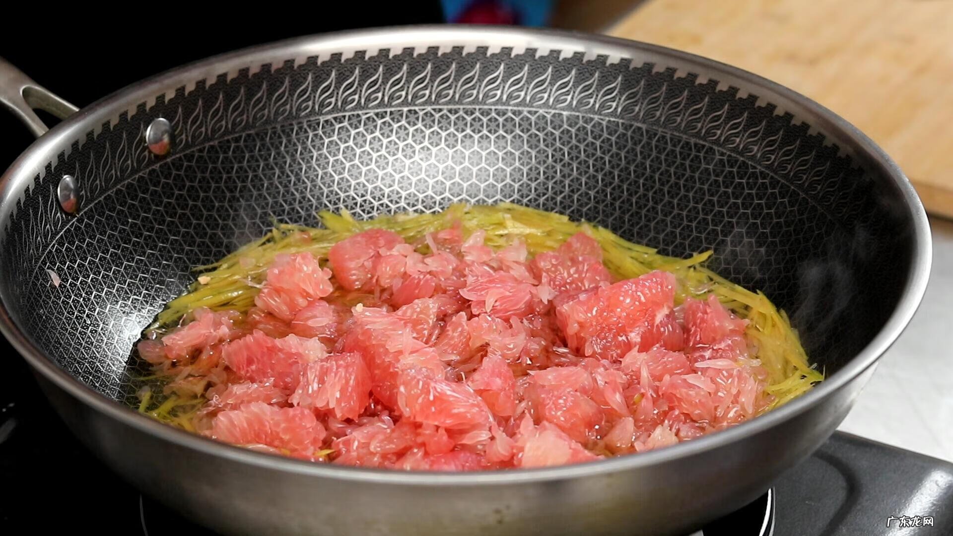 柚子皮怎么处理 柚子皮可以吃吗