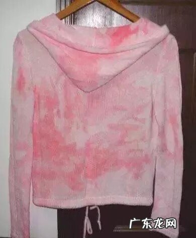 被其他衣服染色了怎么办 衣服被染色了最有效的方法