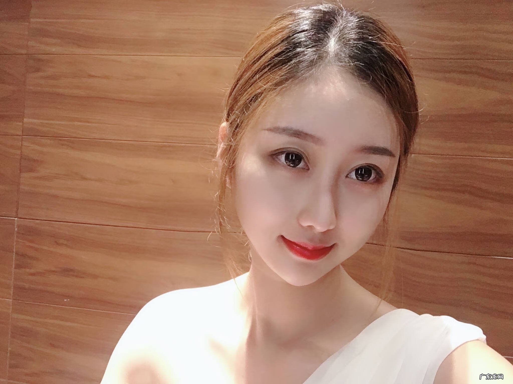 月经哗啦一下全是血块 月经有血块是怎么回事图片