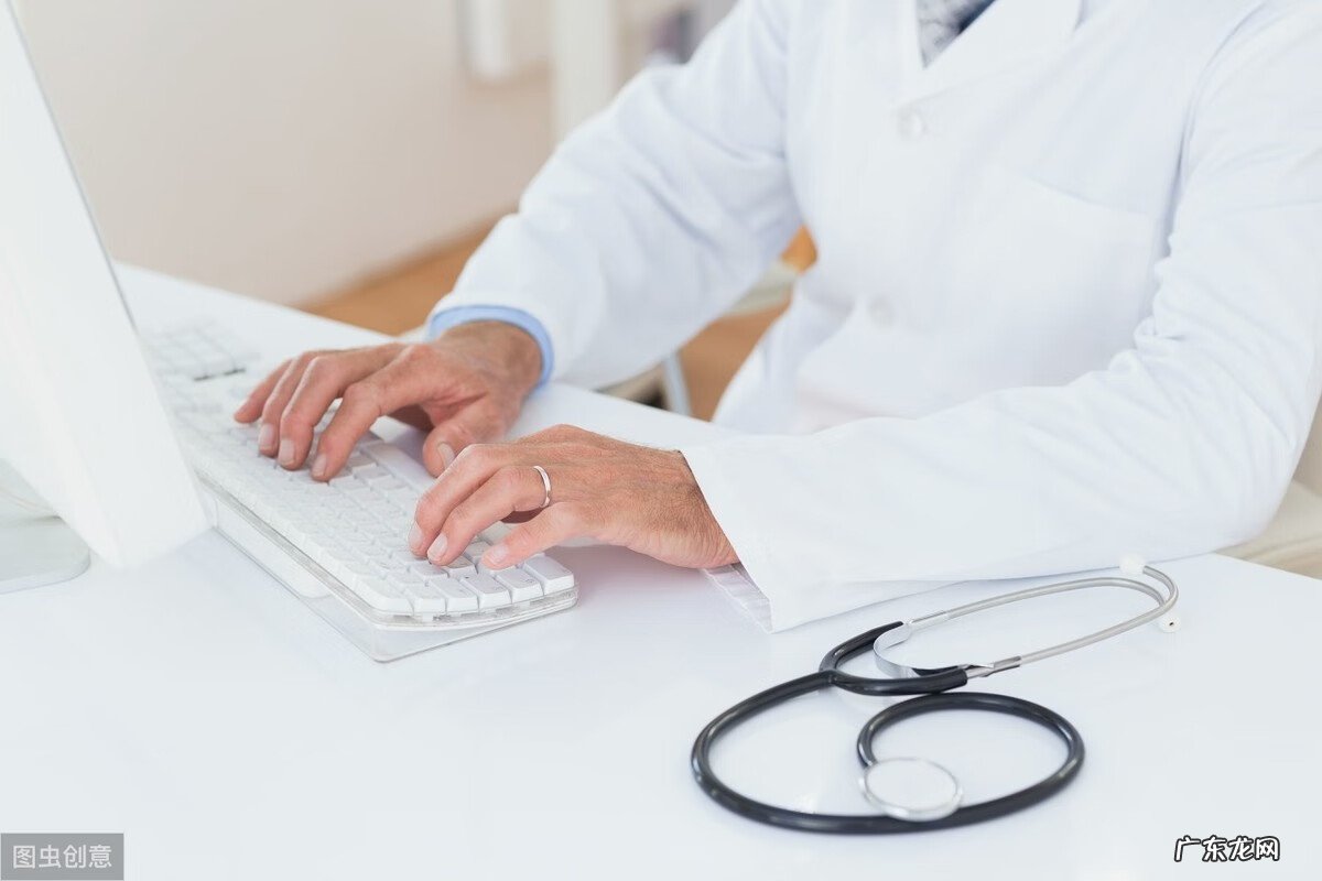 过敏性皮炎的症状表现 过敏性皮炎的症状图