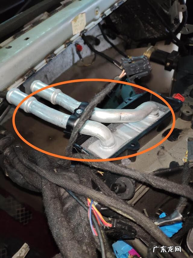 老款帕萨特暖风阀在哪 大众3000的暖风水阀在哪