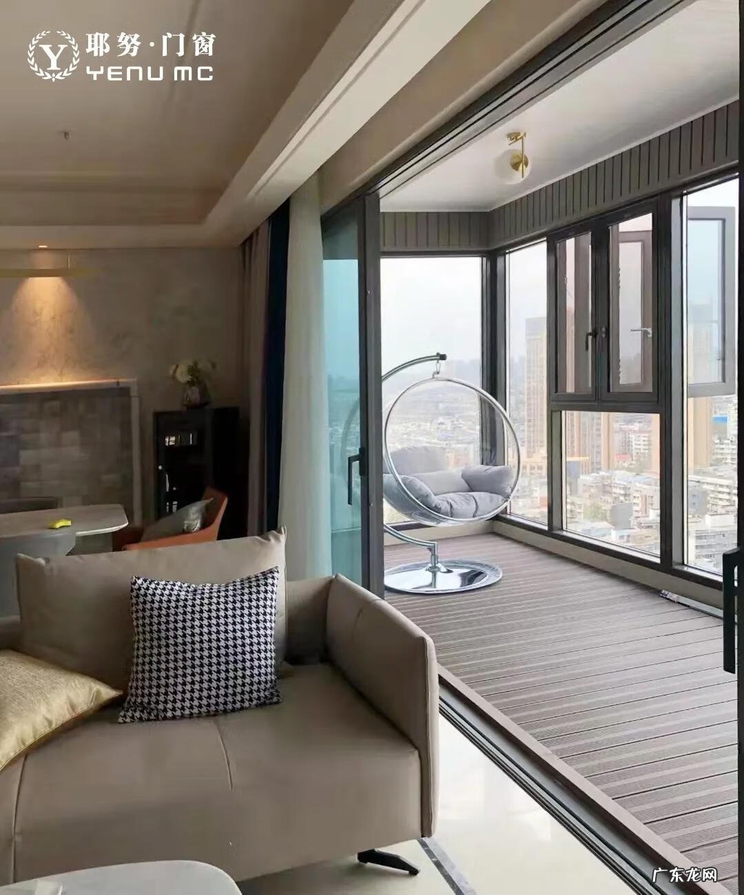 擦玻璃的小技巧 擦玻璃门的小窍门